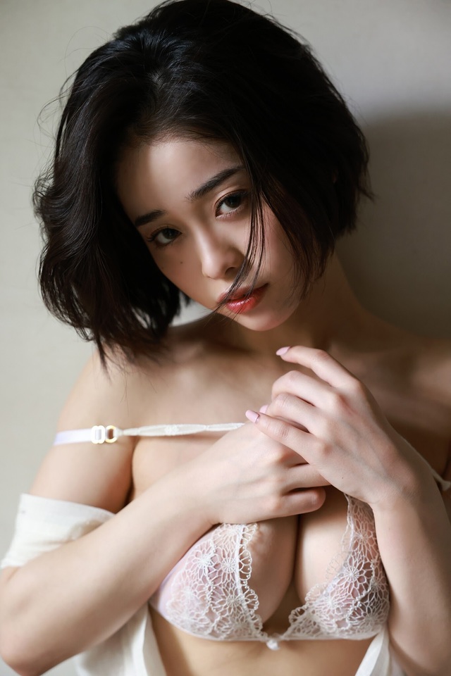 'Sensual Treat' with Minamo via All Gravure - Pic #3
