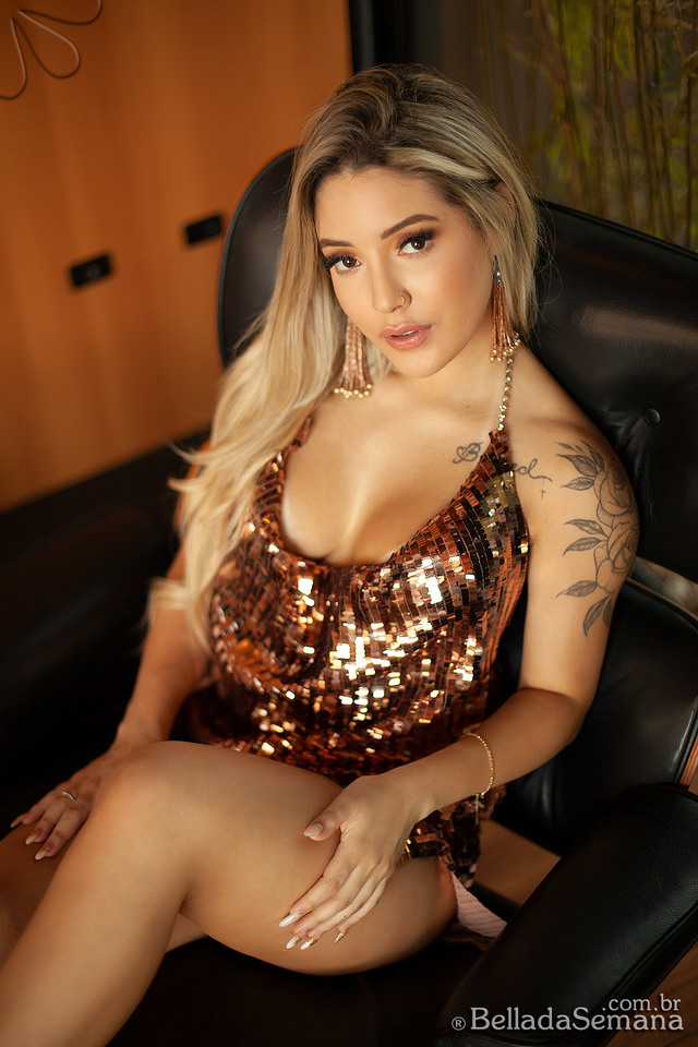 'Golden Goddess' with Rute Rocha via Bella Club - Pic #1