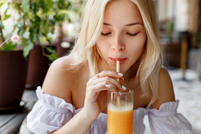 'Sweet Sensation' with Bianca Bell via Met-Art - Pic #3