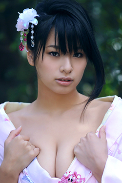'Cherry Blossom Kimono' with Anri Okita via All Gravure