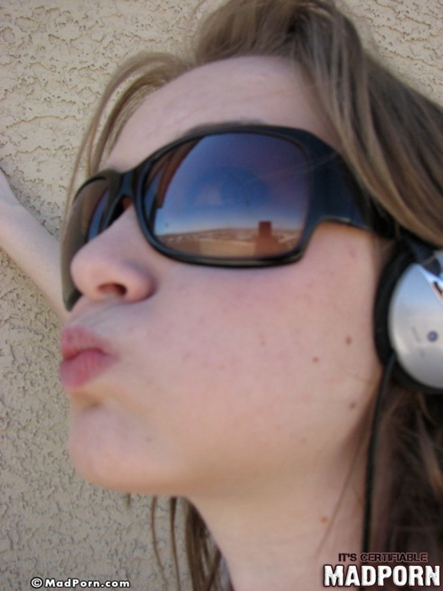 'Hot Amateur Babe Evelyn' with Evelyn via madporn.com - Pic #8