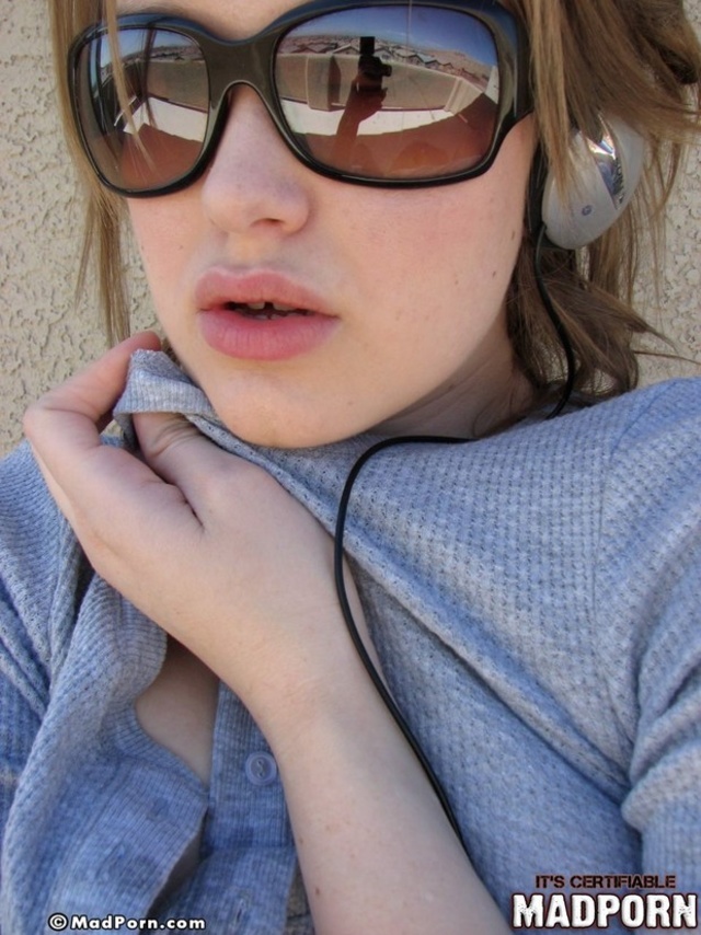 'Hot Amateur Babe Evelyn' with Evelyn via madporn.com - Pic #10