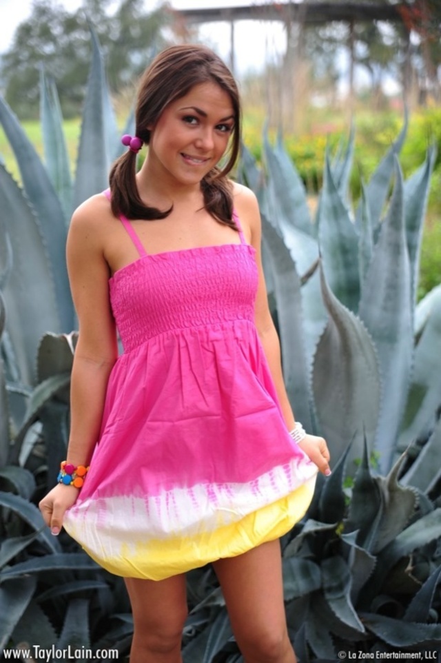 'Taylor Lain Pink Sun' with Taylor Lain via taylorlain.com - Pic #2