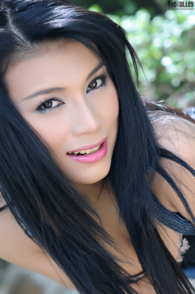 'Wanda Tai For TheBlackAlley' with Wanda Tai via theblackalley.com - Pic #2