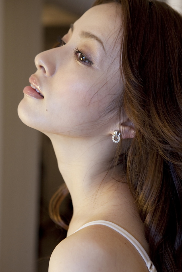 'Sensual Asian Hottie Saki Seto for Sexasian18' with Saki Seto via All Gravure - Pic #4