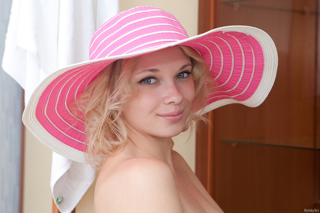 'Feeona A via Met-Art' with Feeona A via Met-Art - Pic #4