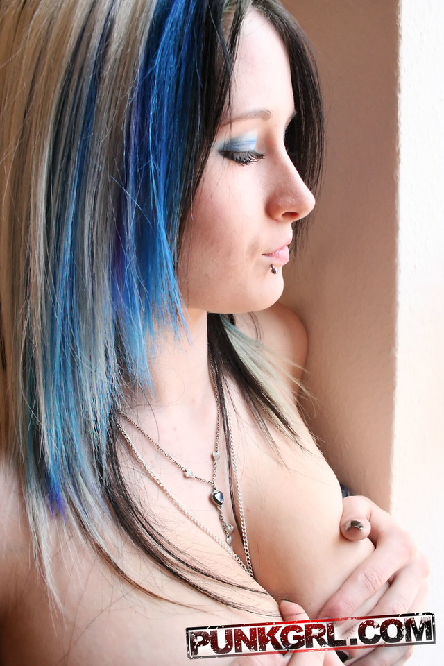 'Tinky Wench PunkGrl' with Tinky Wench via punkgrl.com - Pic #12