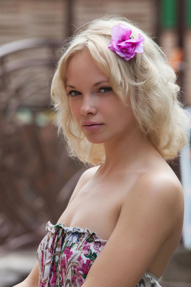 'Lovely Blonde Fairy Feeona' with Feeona via Met-Art - Pic #2