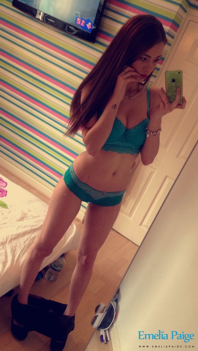 'Emelia Paige Cute Selfies' with Emelia Paige via Emelia Paige Official - Pic #15