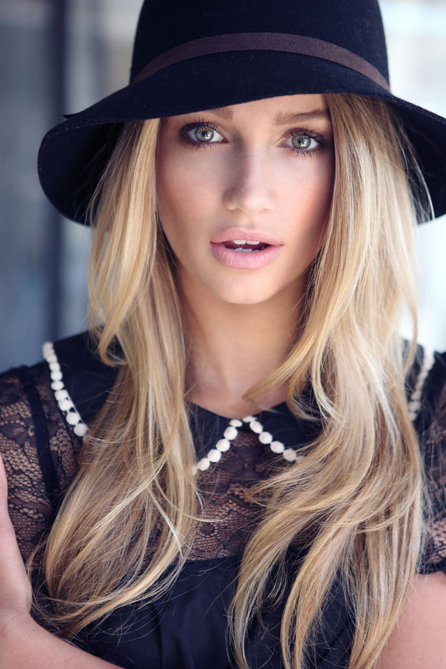 'Mainstream Hottie Cailin Russo Aka Justin Bieber's Girlfriend ' with Cailin Russo via Mr Skin - Pic #3