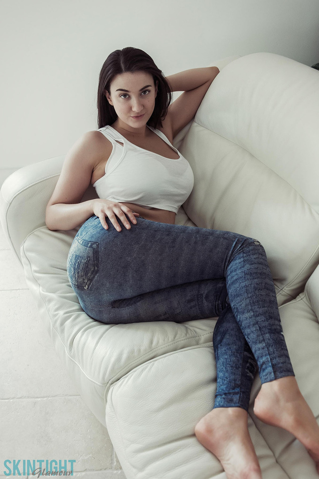 'Tight Jeans' with Joey Fisher via SkinTight Glamour - Pic #2