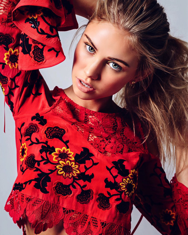 'Blonde Beauty Scarlett Leithold' with Scarlett Leithold via Mr Skin - Pic #8