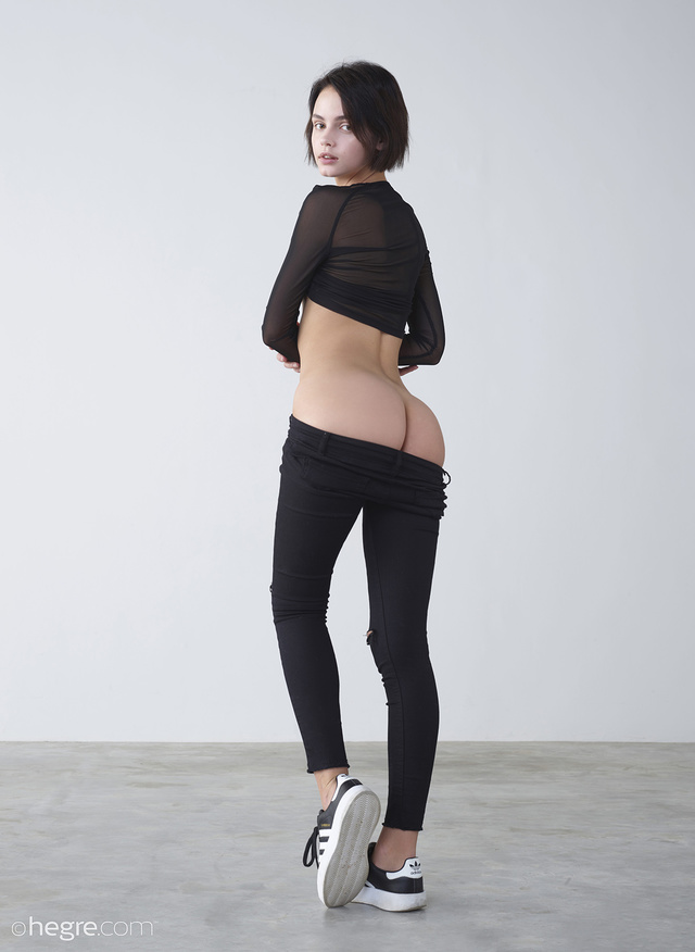 'Ariel Via Hegre-Art' with Ariel via Hegre-Art - Pic #4