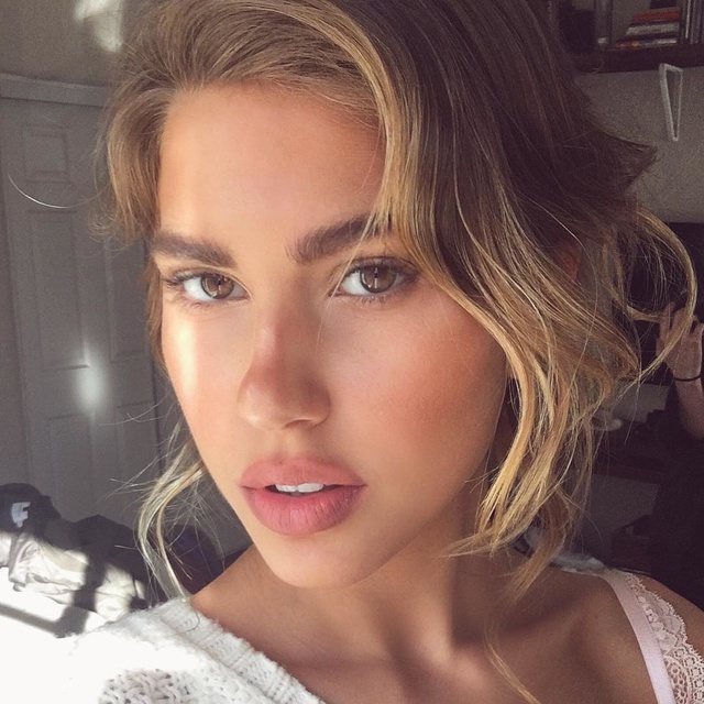 'Kara Del Toro Candids 2017' with Kara Del Toro via Mr Skin - Pic #6