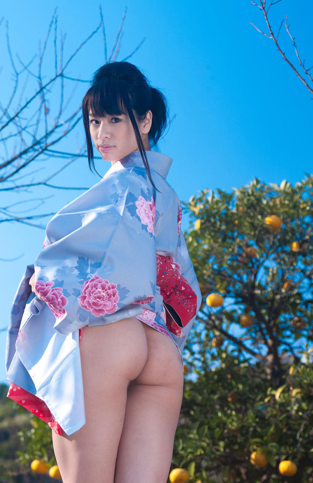 'Oriental Perfection' with Hana Haruna via All Gravure - Pic #2
