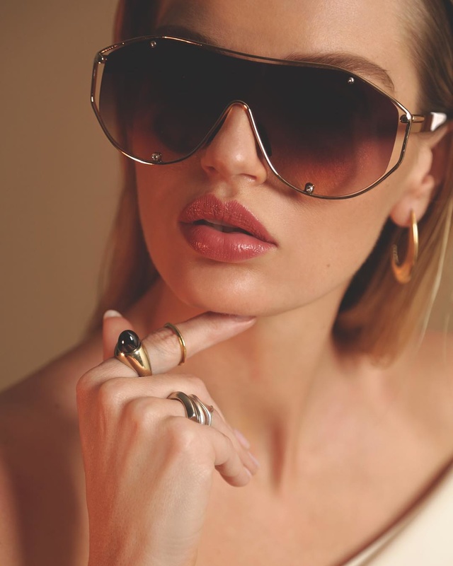 'Rachel Mortenson Candids 2018' with Rachel Mortenson via Mr Skin - Pic #5