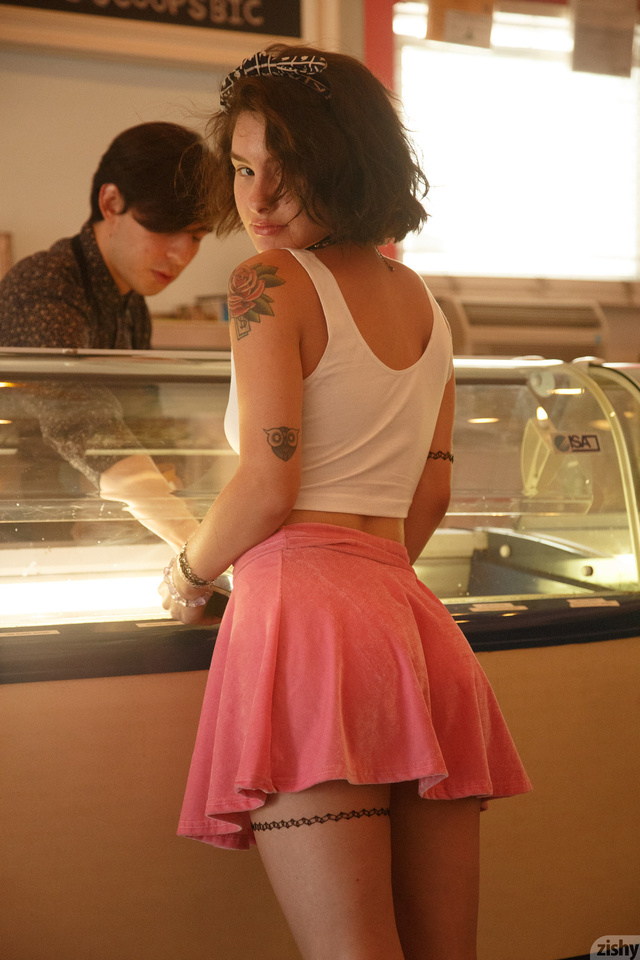 'At The Sweet Spot' with Gigi Matthews via Zishy - Pic #4