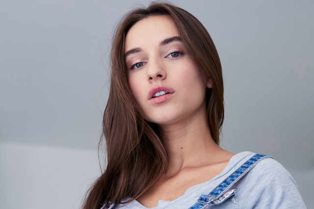 'Gloria Sol In Erotic Comic Via Met-Art' with Gloria Sol via Met-Art - Pic #2