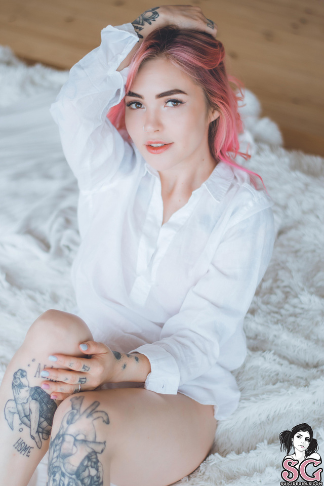 'Pink Dream' with Alenagzhel via Suicide Girls - Pic #4