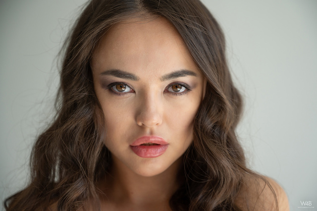 'Studio Nudes' with Li Moon via Watch4Beauty - Pic #3